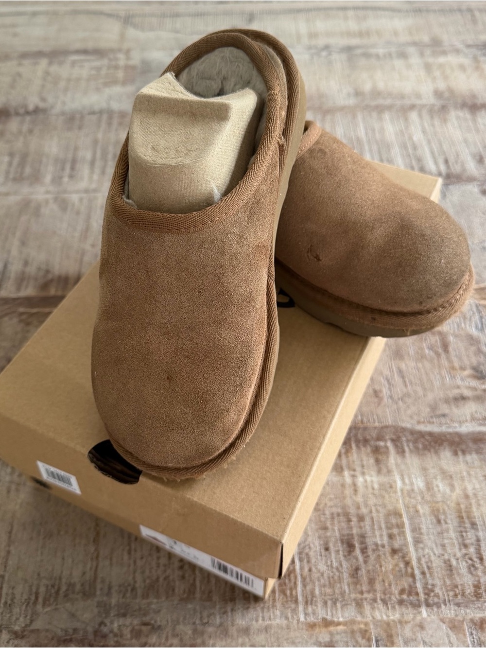 UGG slides Size 1